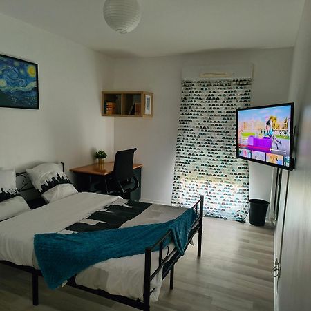 Chambre Privee Proche Stade De France Et Paris Dans Appartement Partage Pierrefitte-sur-Seine Esterno foto